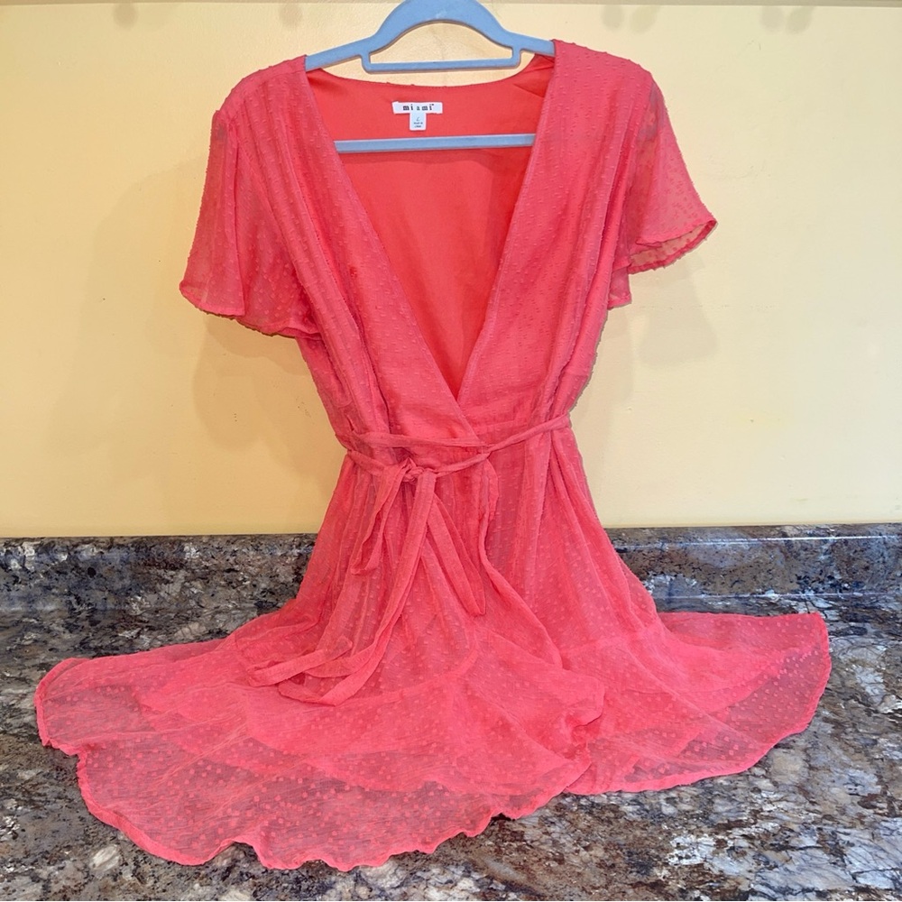 Francesca’s Mi Ami Coral Short Tie Dress Textured Fabric With Flowy Sleeves Med